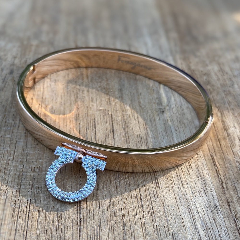 Rose gold bracelet with crystals